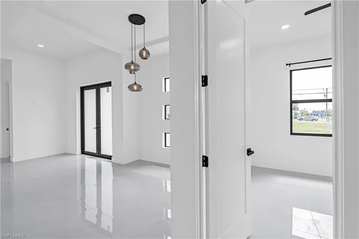 2304 23rd Ave, Cape Coral, Florida 33993