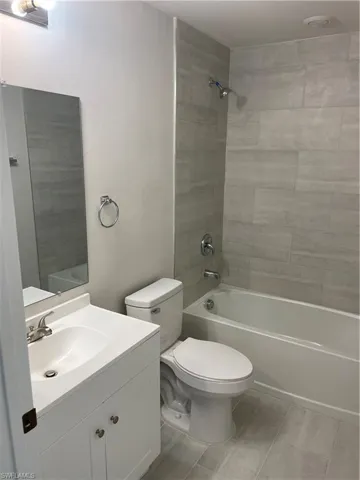 1211 Se 8th Ter, Cape Coral, Florida 33990