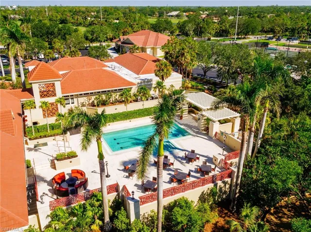 Heated Lap Pool & Al-fresco Poolside Dining