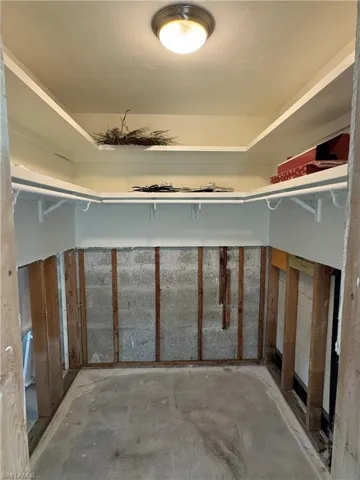 Walk in Closet