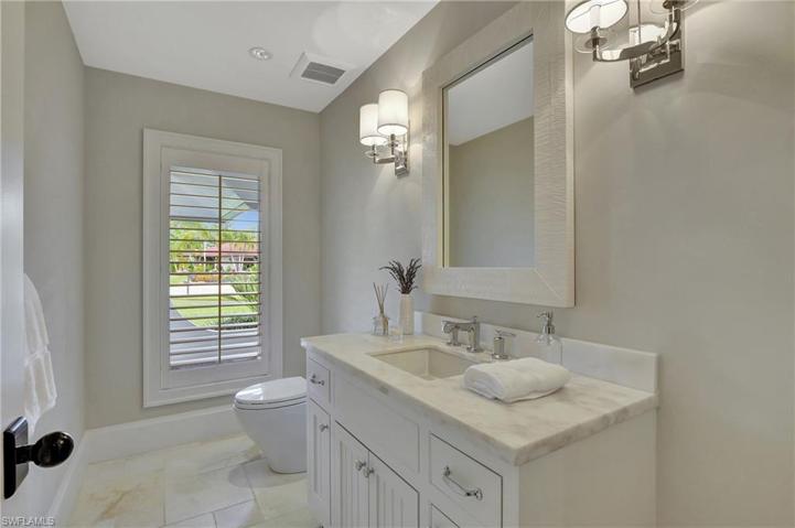 Half Bath/Powder Room Off Front entry