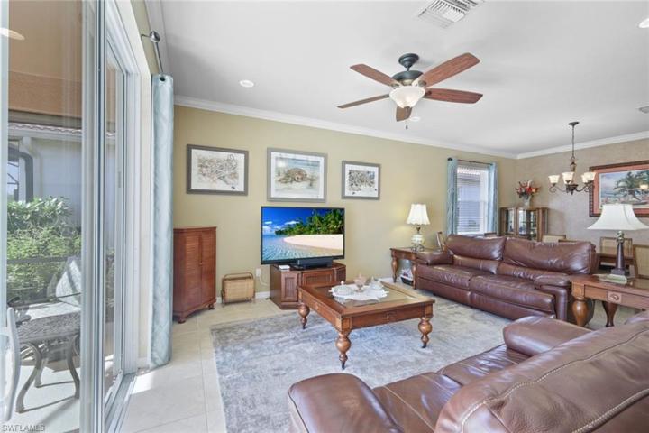 Tile floor throughout the main living area - perfect for indoor/outdoor living!