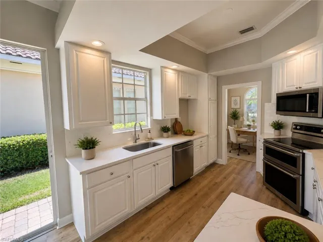 4048  Trinidad  WAY, Naples, FL 34119