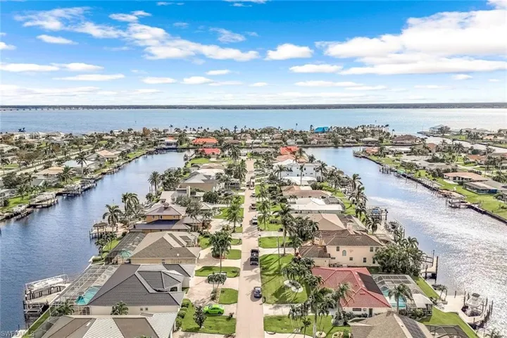Drone / aerial view of Direct access unrestricted almost 200' wide canal to Gulf of Mexico