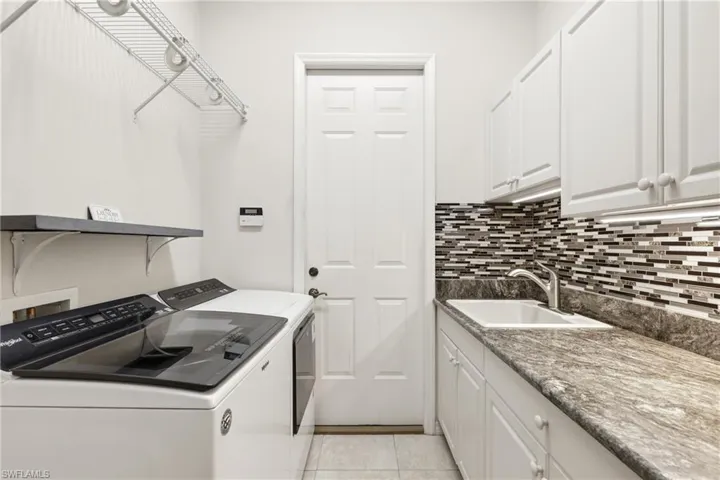 10736 Fieldfair Dr, Naples, Florida 34119