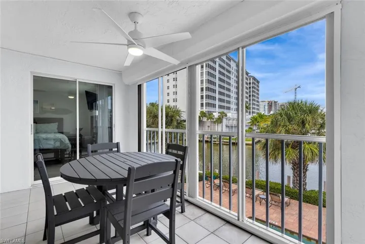 9101  Vanderbilt  DR, Naples, FL 34108