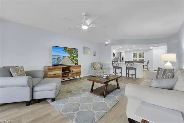 9101  Vanderbilt  DR, Naples, FL 34108