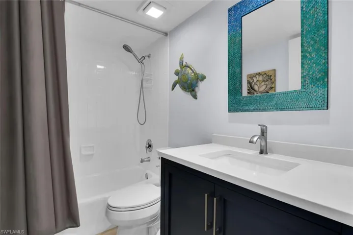 9101  Vanderbilt  DR, Naples, FL 34108