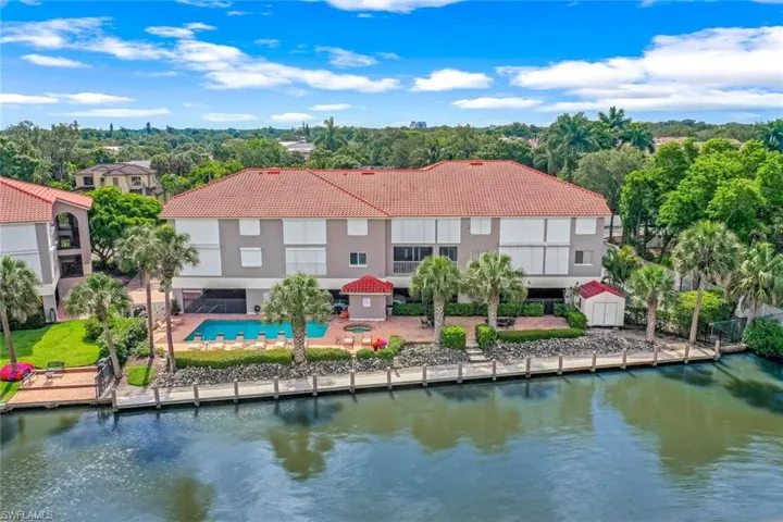9101  Vanderbilt  DR, Naples, FL 34108