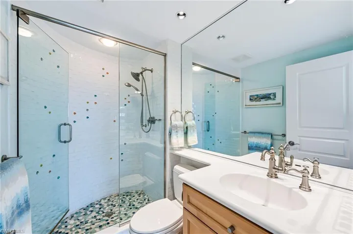 Ensuite bath in second bedroom