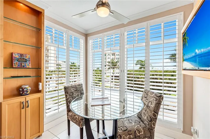 Breakfast nook