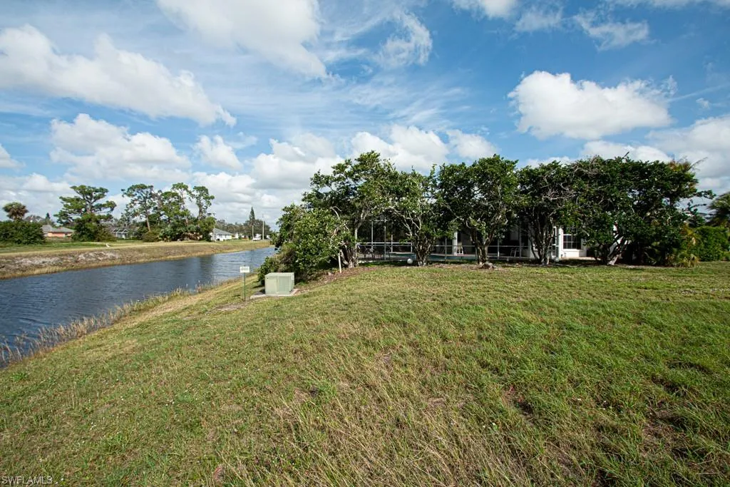 622 Mirror Lakes Falls CT, Lehigh Acres, FL 33974,224025491