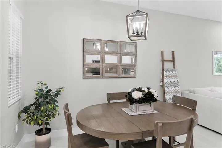 268 Indies Dr E 202, Naples, Florida 34114