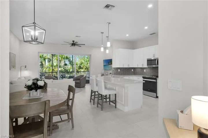 268 Indies Dr E 202, Naples, Florida 34114