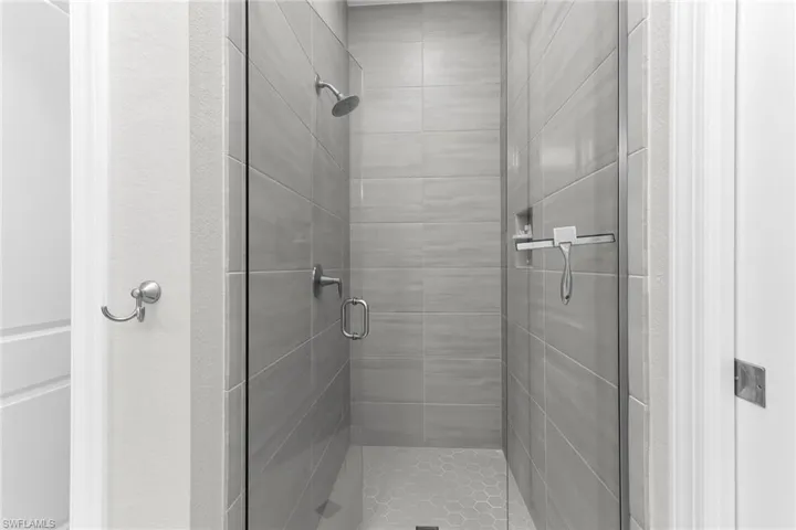 268 Indies Dr E 202, Naples, Florida 34114