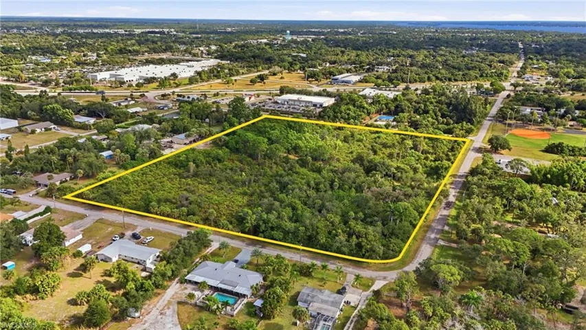536 Evergreen Rd, North Fort Myers, Florida 33903