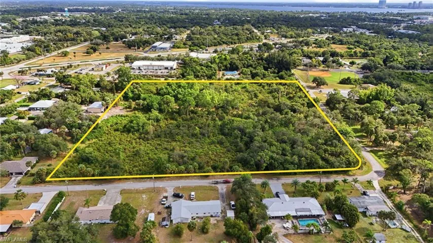 536 Evergreen Rd, North Fort Myers, Florida 33903