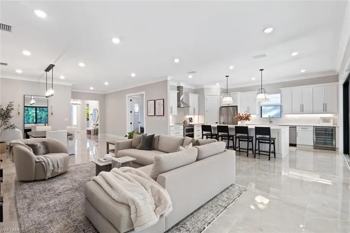 240 Allamanda Way, Naples, Florida 34114