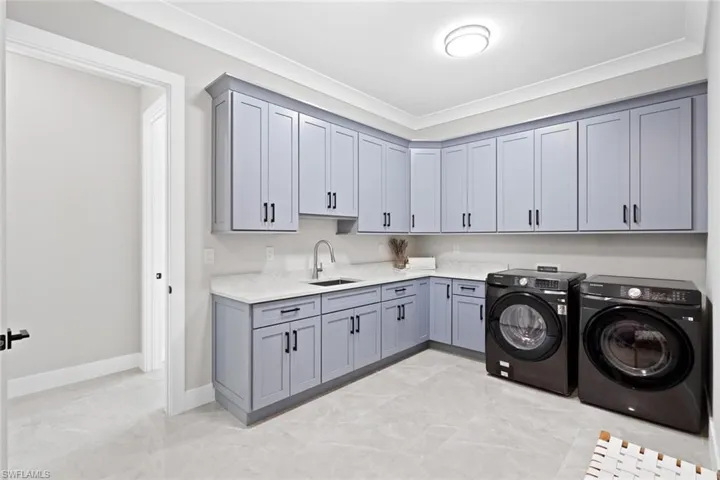 240 Allamanda Way, Naples, Florida 34114