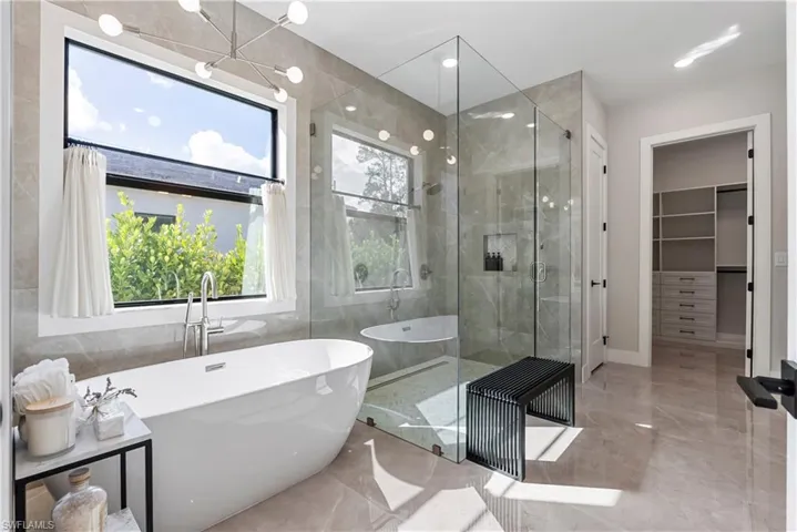 240 Allamanda Way, Naples, Florida 34114