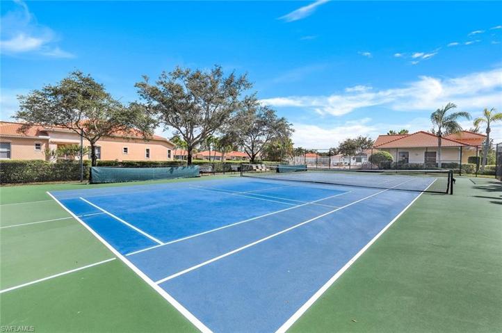 Tennis & pickelball courts