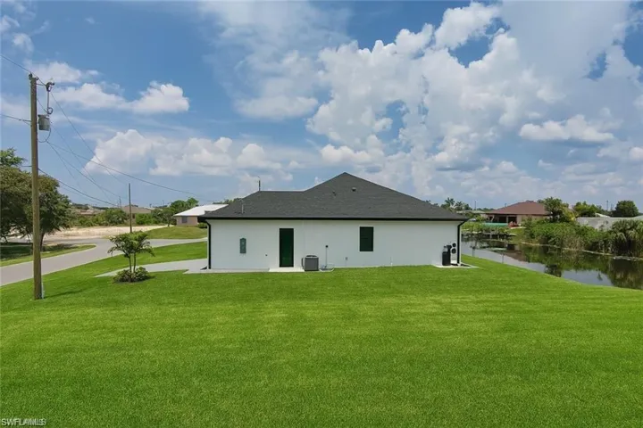 1321 19th Ter, Cape Coral, Florida 33909