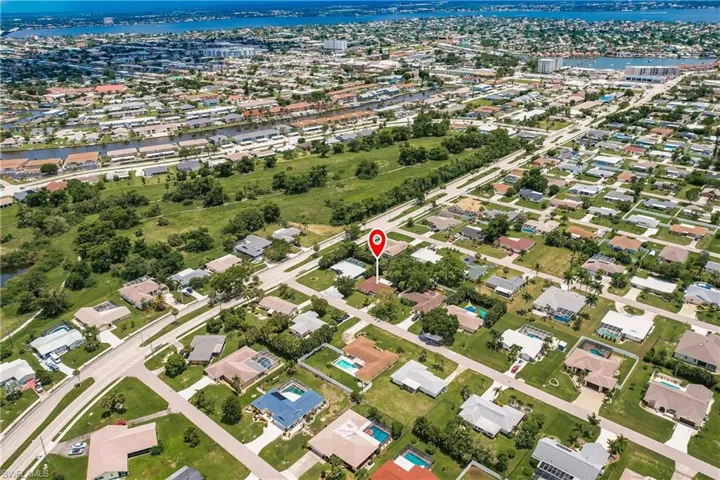 Close to all Cape coral downtown shopping and dining options. Walk to the park and enjoy this GREAT location.