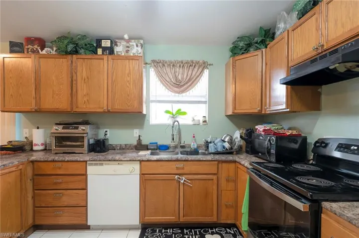 4204 9th St Sw, Lehigh Acres, Florida 33976