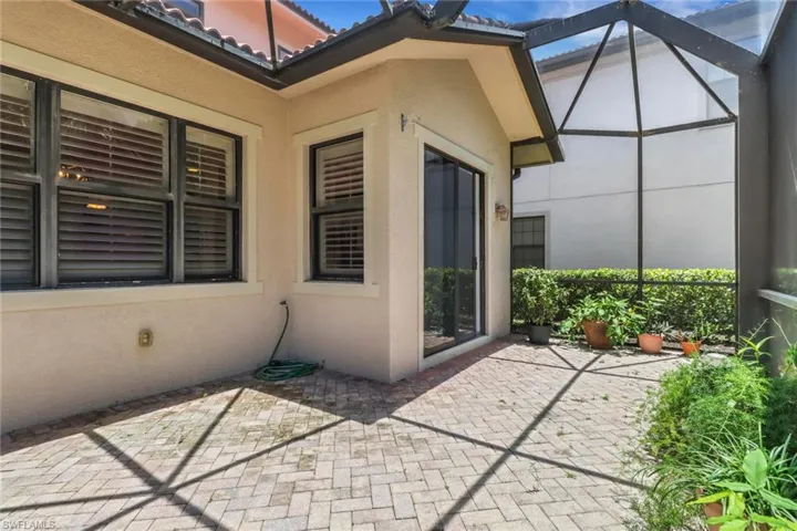1121  Antaras S CT, Naples, FL 34113