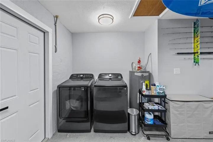 6198  Park  RD, Fort Myers, FL 33908