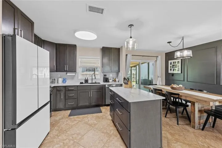 6198  Park  RD, Fort Myers, FL 33908