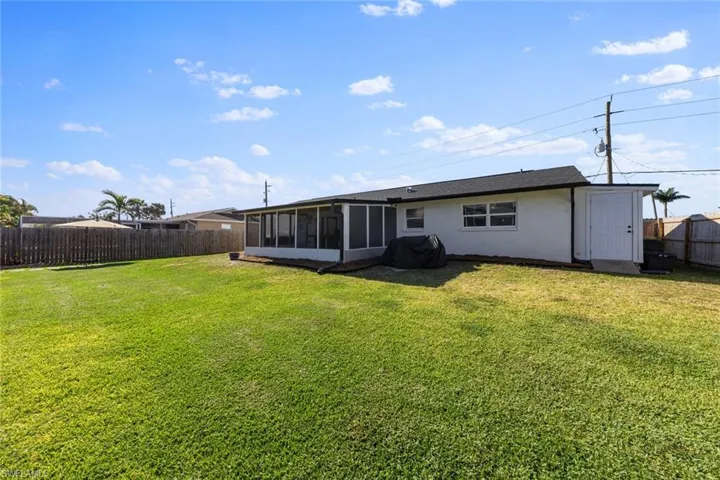6198  Park  RD, Fort Myers, FL 33908