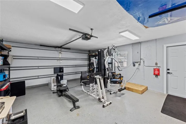 6198  Park  RD, Fort Myers, FL 33908