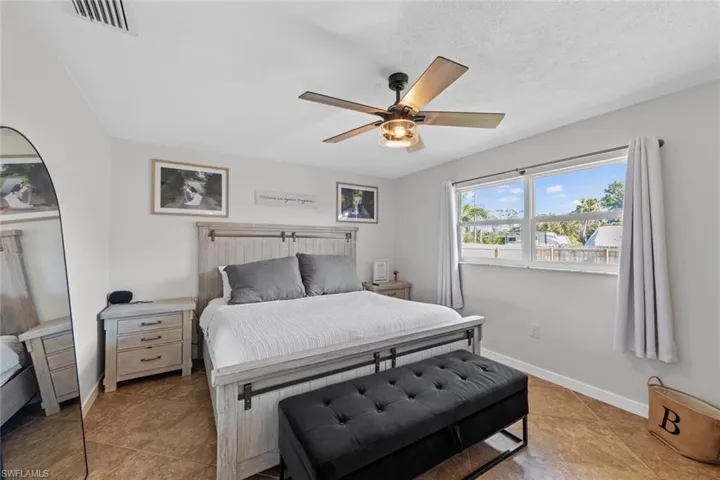 6198  Park  RD, Fort Myers, FL 33908