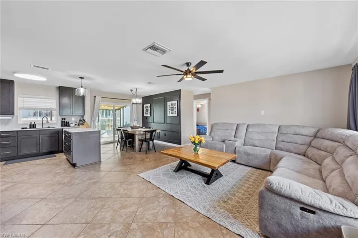 6198  Park  RD, Fort Myers, FL 33908