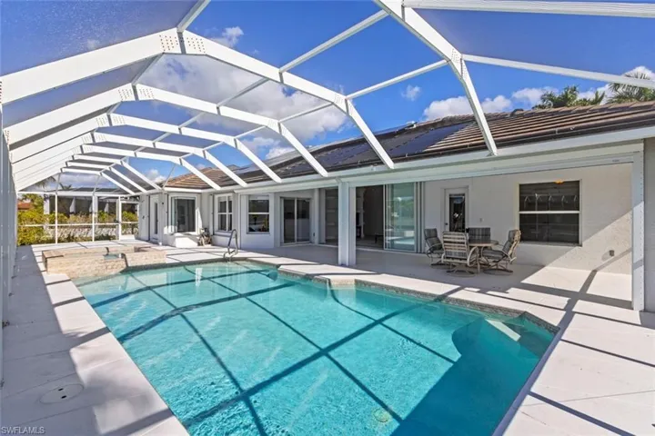 Oversized Pool & Spa