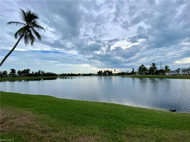 Mackle Park walking trail