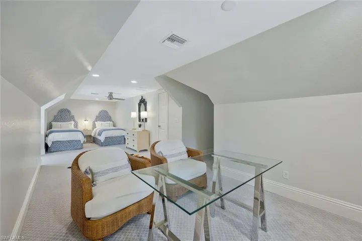 1427  Hemingway  PL, Naples, FL 34103