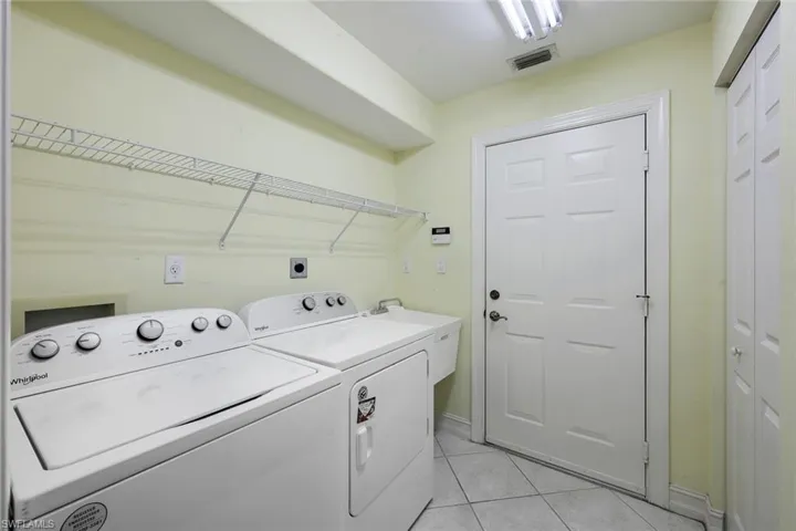 1282 Rialto WAY # 101, NAPLES FL 34114