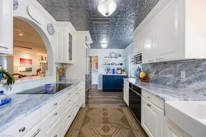 1273  Lastrada  LN, Naples, FL 34103
