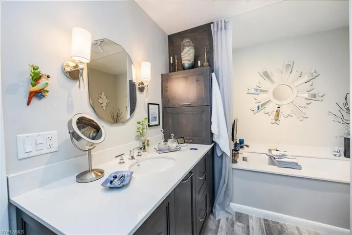 1273  Lastrada  LN, Naples, FL 34103