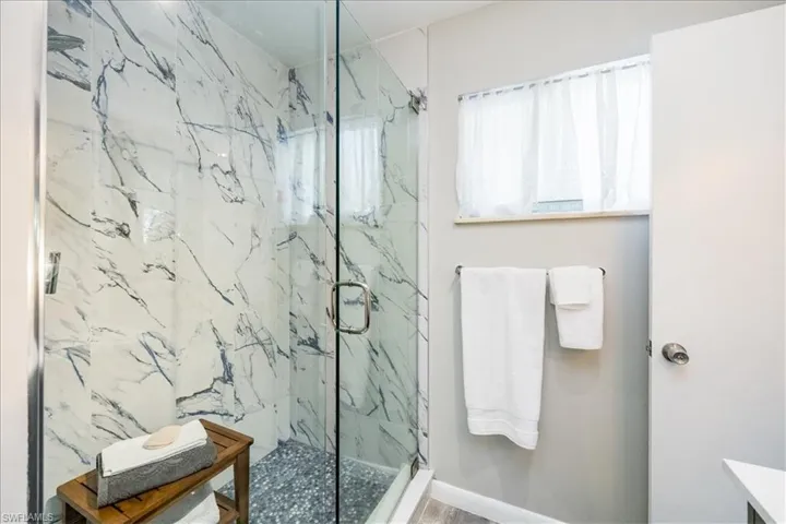 1273  Lastrada  LN, Naples, FL 34103