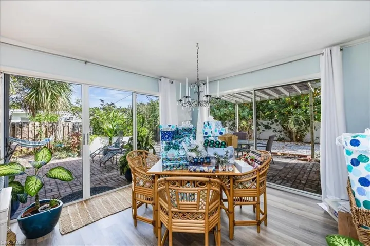 1273  Lastrada  LN, Naples, FL 34103