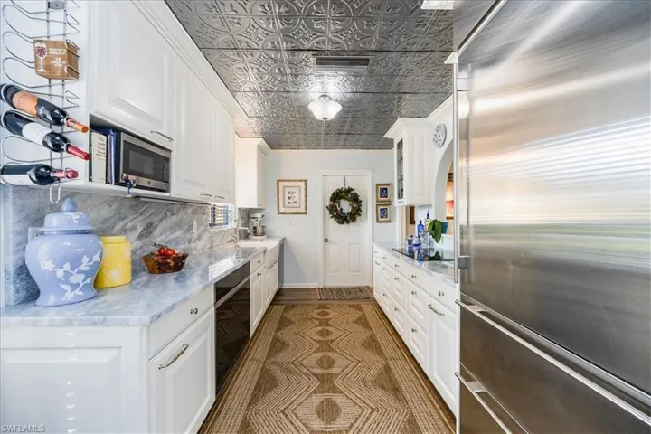 1273  Lastrada  LN, Naples, FL 34103