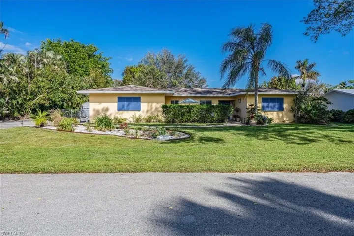 1273  Lastrada  LN, Naples, FL 34103