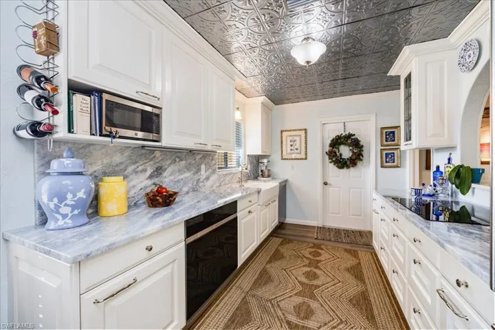 1273  Lastrada  LN, Naples, FL 34103