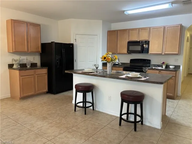 Spacious Kitchen with island