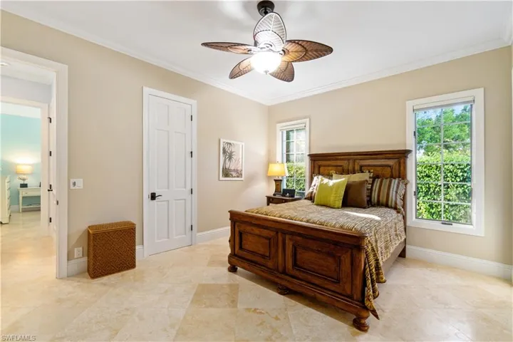 804  Ashburton  DR, Naples, FL 34110