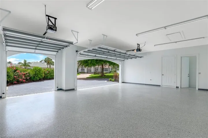 3 CAR GARAGE