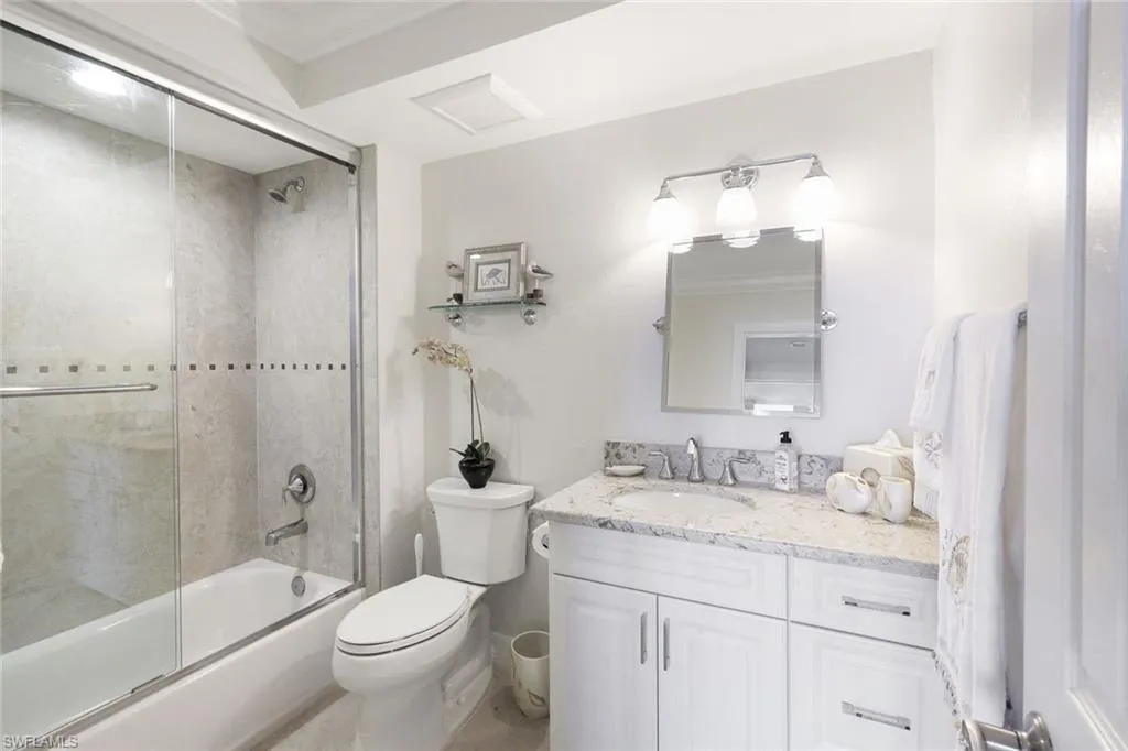 180 Seaview CT, Marco Island, FL 34145,225060616